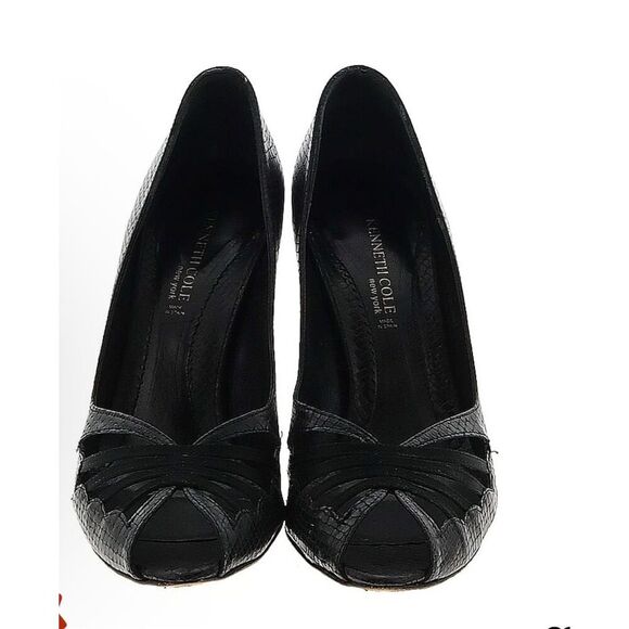 Kenneth Cole New York Women's Black Snake Print Peep Toe Pumps Size 8 - Picture 2 of 12